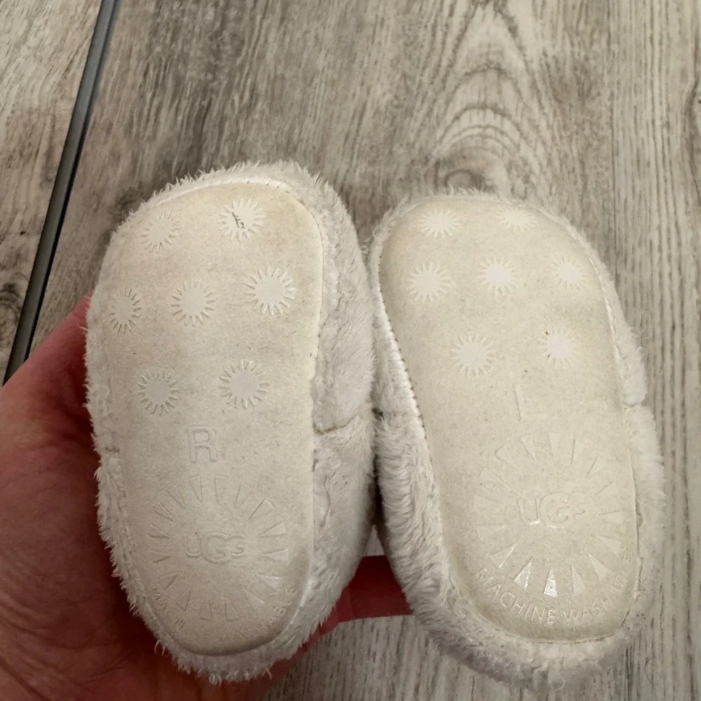UGG white  baby Shoes